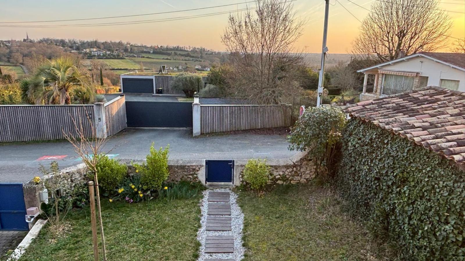 Maison De Charme Avec Jardin Et Terrasse Camblanes-et-Meynac Esterno foto